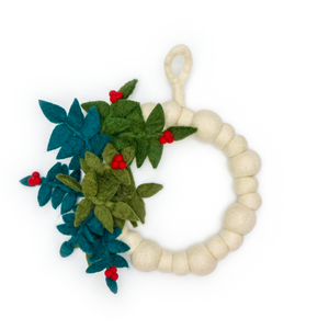 White Mistletoe Red Berry Wreath