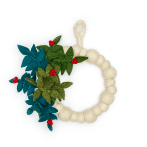 Friendsheep Wreath Regular - 8 inch White Mistletoe Red Berry Wreath