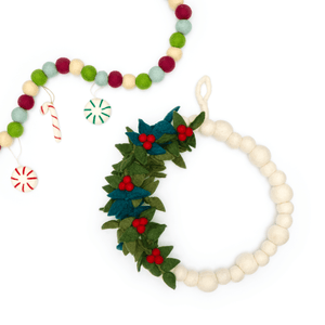 Friendsheep Wreath White Mistletoe Red Berry Wreath