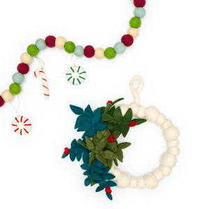 Friendsheep Wreath White Mistletoe Red Berry Wreath